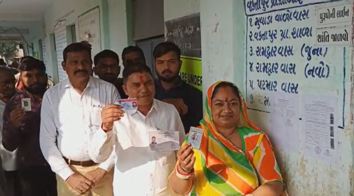 11.00 AM: ગુજરાતમાં કુલ અંદાજીત મતદાન 19.17%, જાણો બીજા તબક્કાના તમામ જિલ્લાઓમાં કેટલું મતદાન gujarattak