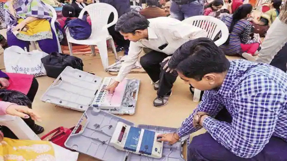 EVM માં કયા આધારે ઉમેદવારો ઉપર રહેશે કે નીચે તે ક્રમ નક્કી થશે gujarattak