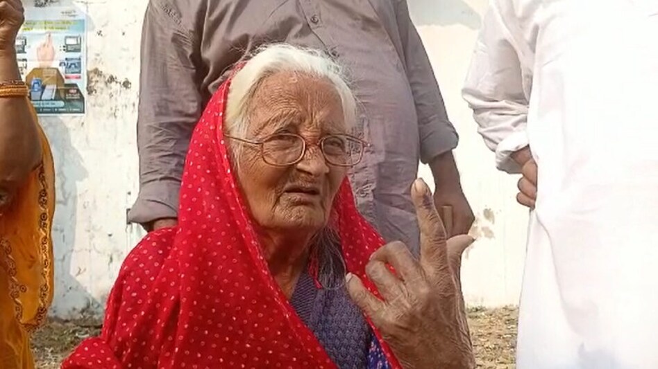 ‘તમે જુવાનીયાઓ મત આપજો, હું મતદાન ક્યારેય ભુલી નથી’- ગોધરામાં 106 વર્ષના વડીલ દાદીએ કહ્યું gujarattak