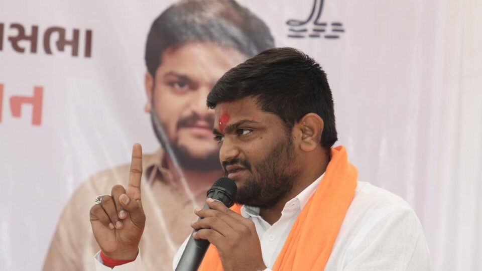 પેપર લીક મામલે રાજ્યમાં વિરોધ પ્રદર્શન વચ્ચે હાર્દિક પટેલે તોડ્યું મૌન, જાણો શું કહ્યું gujarattak