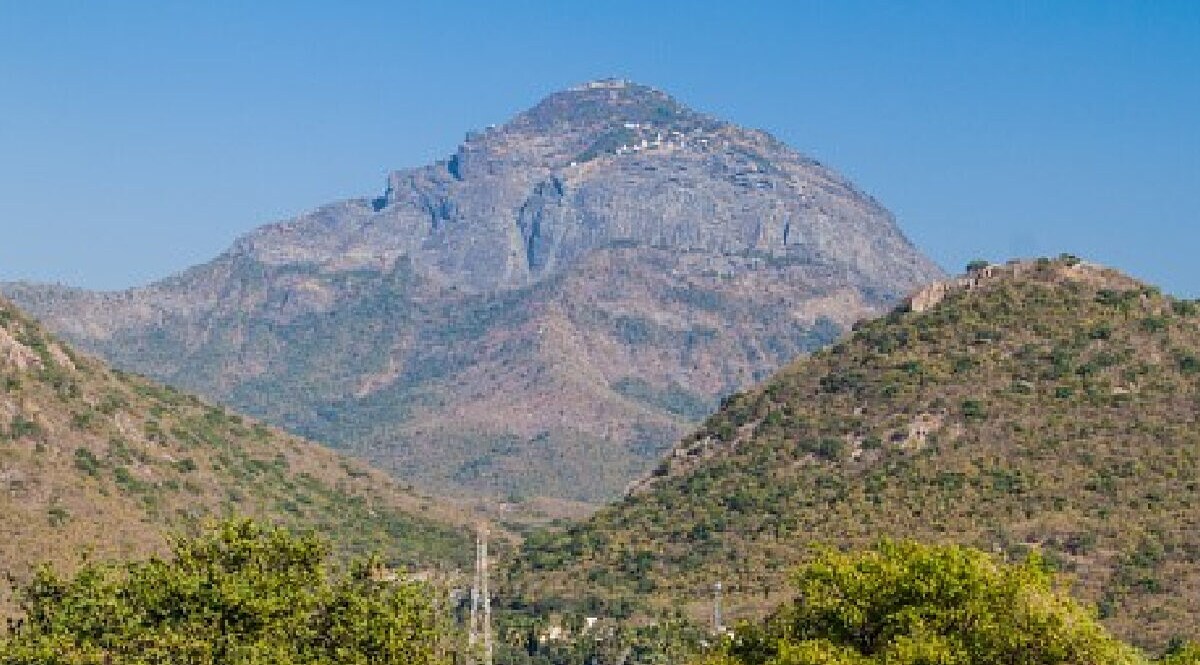 જૂનાગઢમાં ગિરનાર પર્વત પર આરોહણની સાહસિક સ્પર્ધા યોજાશે, તંત્ર દ્વારા તડામાર તૈયારી શરૂ gujarattak