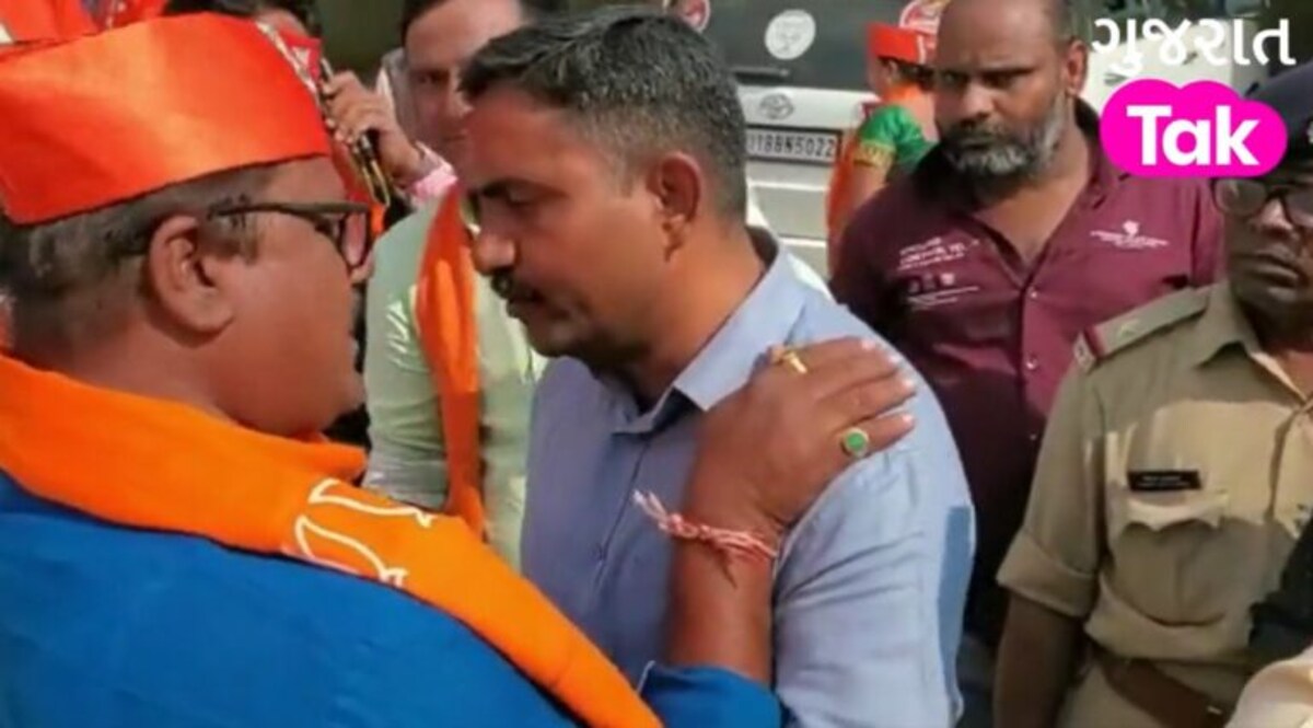 સ્મૃતિ ઈરાનીના રોડ શોમાં હોબાળો, BJP કાર્યકર્તા અને પોલીસ વચ્ચે ઘર્ષણ થતા…. gujarattak