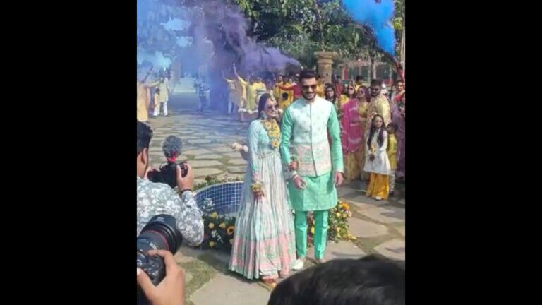 ક્રિકેટર અક્ષર પટેલ વડોદરામાં મેહા સાથે આવતીકાલે કરશે લગ્નઃ જુઓ મહેંદી કાર્યક્રમના Video gujarattak