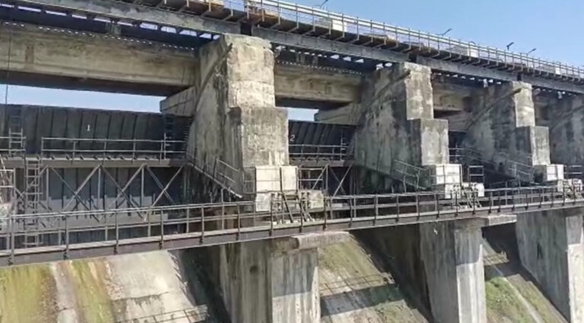 ગુજરાતના ખેડૂતોનો આ કેવો વિકાસ? 1997ના ટેસ્ટીંગ પછી આ કેનાલોમાં પાણી જ નથી છોડ્યું gujarattak