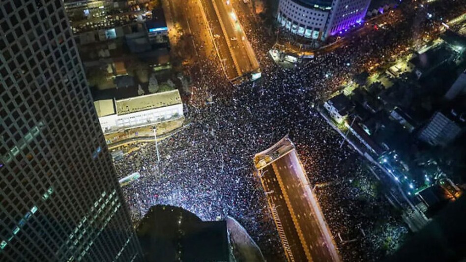 PM નેતન્યાહૂ વિરુદ્ધ રસ્તા પર ઉતર્યા લાખો લોકો, ઇઝરાયલમાં સૌથી મોટુ પ્રદર્શન gujarattak