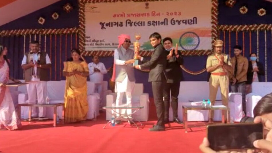 ભારત રત્નની જેમ જુનાગઢમાં અપાય છે રત્ન એવોર્ડઃ જાણો કોણ બન્યું ‘જુનાગઢ રત્ન’ gujarattak