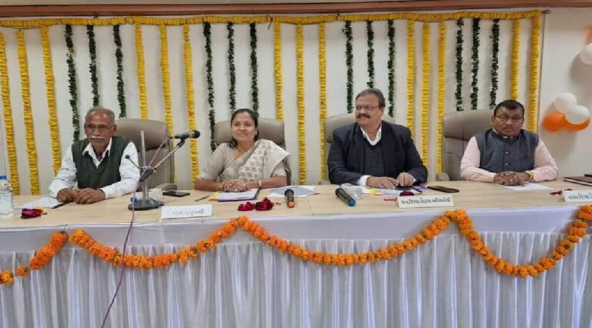 રાજનીતિનો ખેલ સમજ્યા? મહુધાના મીયાપુર ગામનું નામ બદલી મણીપુર કરવા જિ.પંચાયતમાં ઠરાવ gujarattak