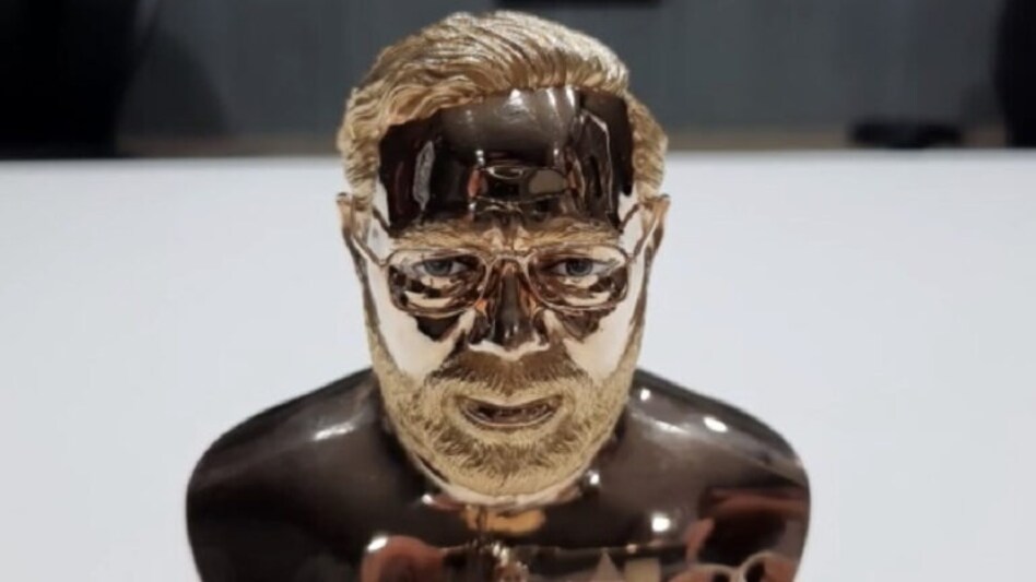 156 સીટ મળવા પર સુરતના જ્વેલર્સે બનાવી 156 ગ્રામની નરેન્દ્ર મોદીની પ્રતિમા, જાણો શું છે ભાવ gujarattak