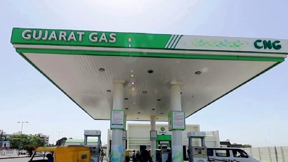 ગુજરાતની જનતાને વધુ એકવાર મોંઘવારીનો માર, ગુજરાત ગેસે CNG અને PNGના ભાવમાં 5 ટકાનો કર્યો વધારો gujarattak