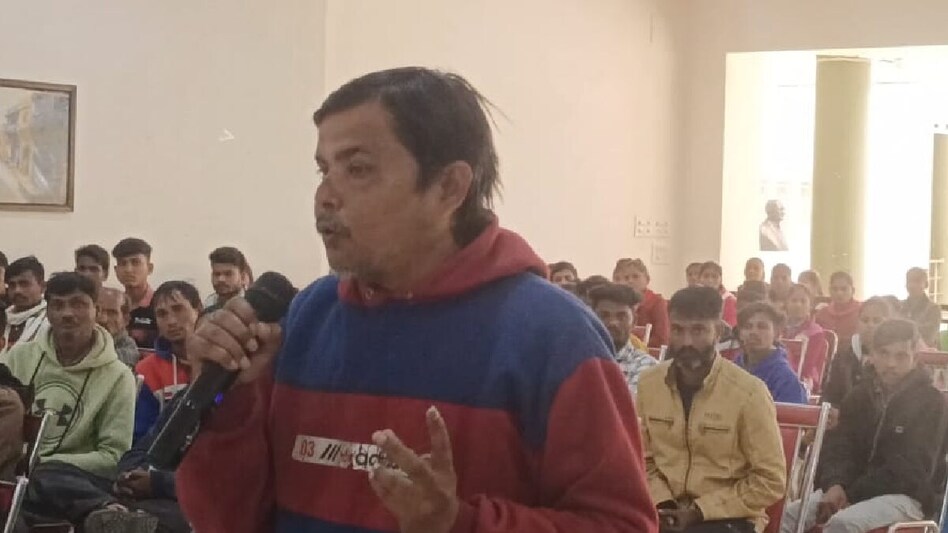 ગુજરાતની મહિલાઓને રાજસ્થાનના બેન્ક કર્મીઓની ધમકી, લોન નહીં ભરો તો સાહેબ જોડે માઉન્ટ આબુ ફરવા જવું પડશે gujarattak