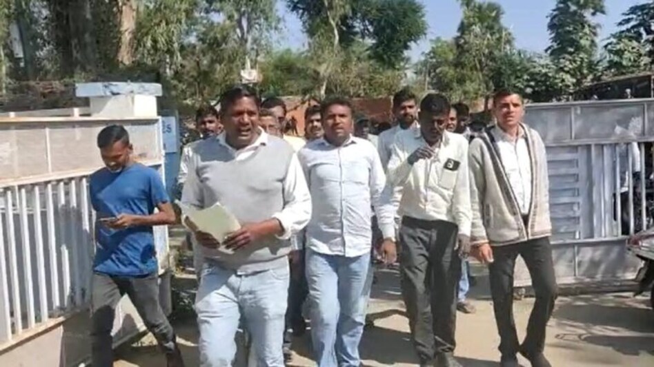 ખેડૂતોને રાત્રિ દરમિયાન વીજ પુરવઠો અપાતા હાલાકી, દીવસે આપવા માગ કરાઈ gujarattak