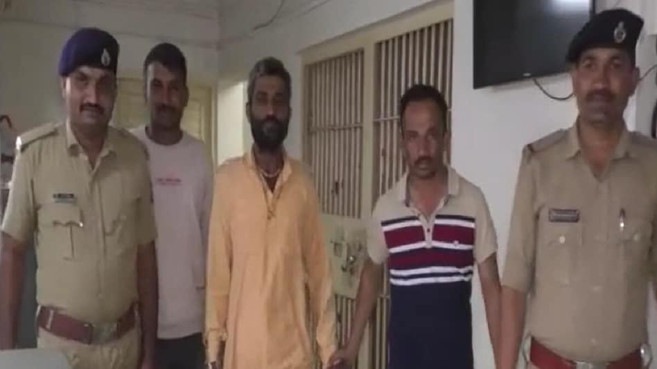 અમરેલી પોલીસ એક્શન મોડમાં, હિસ્ટ્રીશીટરને બે પિસ્તોલ સાથે ઝડપી પાડ્યો gujarattak