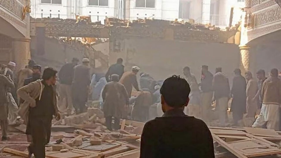 અભેદ્ય કિલ્લો છતા આત્મઘાતી અંદર ઘુસ્યો, અનેક ટોપના પોલીસ-આર્મી અધિકારીના મોત gujarattak