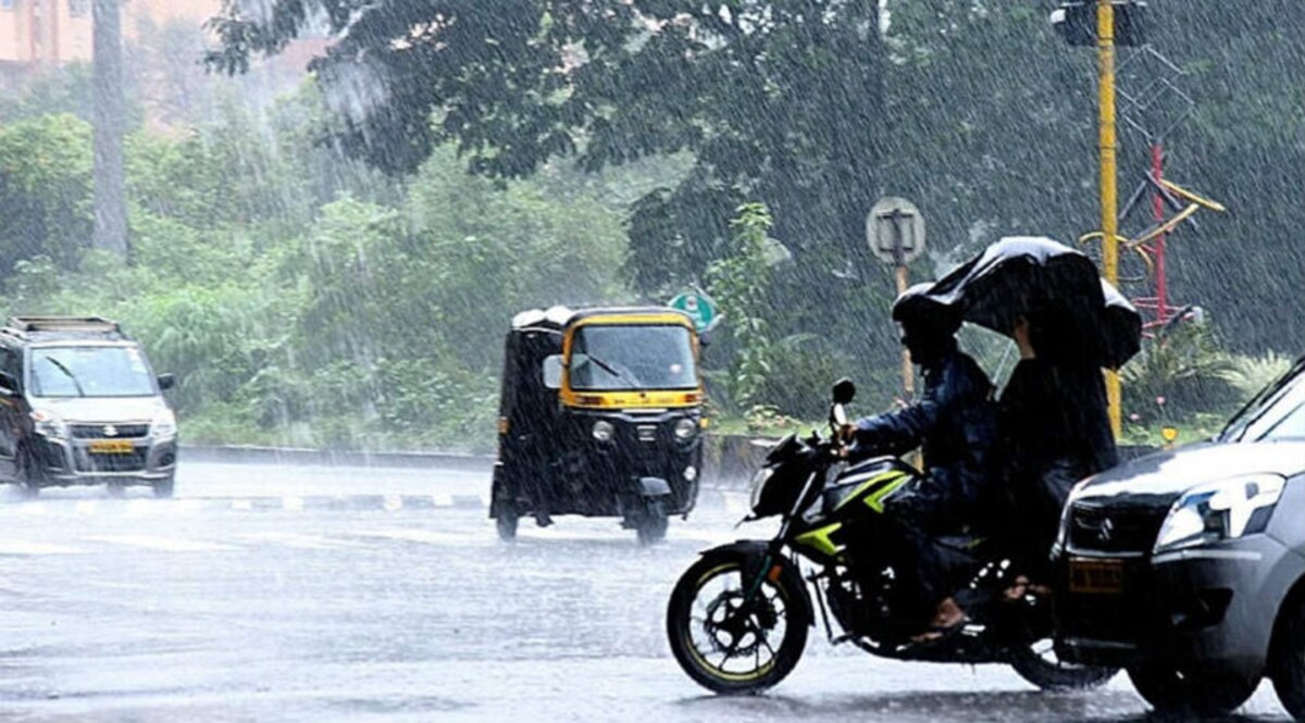 ગુજરાતમાં ભારે પવન-વરસાદ અનેક હોર્ડિંગ્સ અને છાપરા ઉડ્યા: બે મહિલાના મોત gujarattak