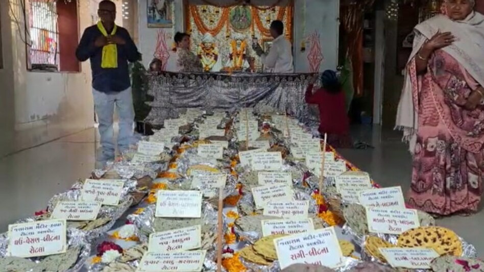 જામનગર: જલારામ મંદિરમાં 111 જાતના રોટલા બન્યા, જુઓ Video gujarattak