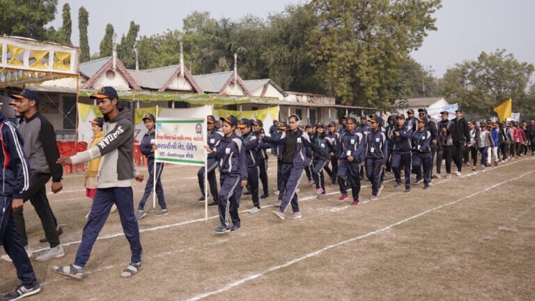 દાહોદ ખાતે ઝોન કક્ષાના રમતોત્સવનો પ્રારંભઃ 300થી વધુ ખેલાડીઓએ લીધો ભાગ gujarattak