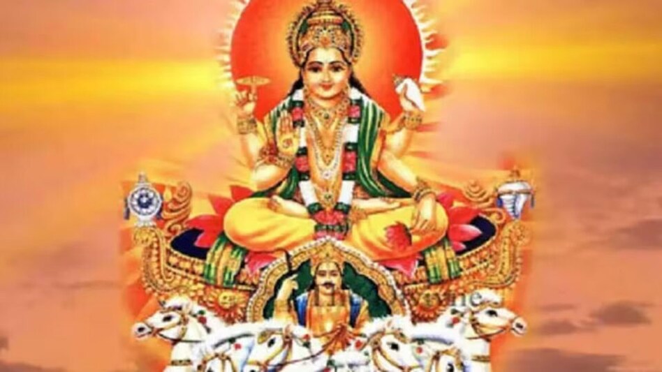 સુર્ય દેવ રાશિ પરિવર્તન કરતાની સાથે આ લોકો થઇ જશે માલામાલ, હાથ નાખશે ત્યાંથી પૈસા પ્રાપ્ત કરશે gujarattak