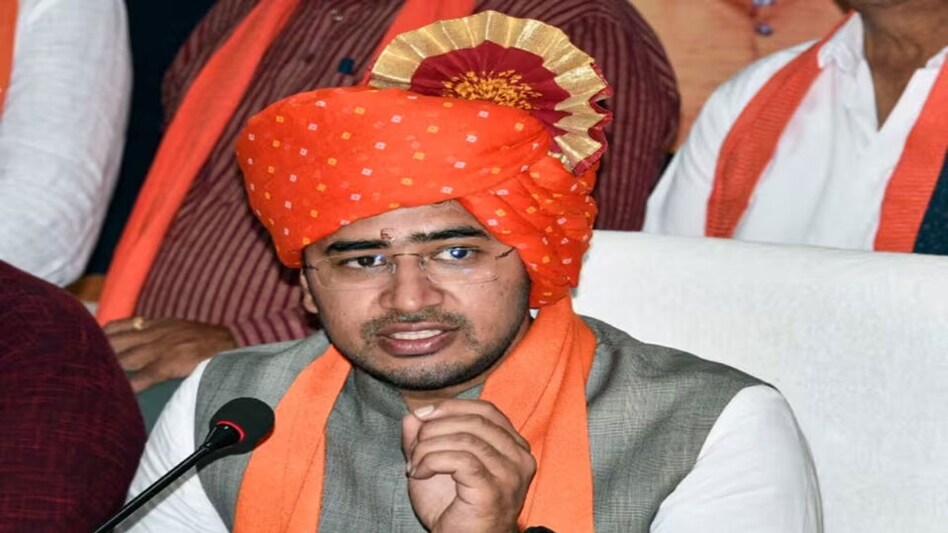 BJP સાંસદે પ્લેનનો ઇમરજન્સી ગેટ ખોલ્યો હવે ઉડ્ડયન મંત્રી તેમના બચાવમાં ઉતર્યા gujarattak