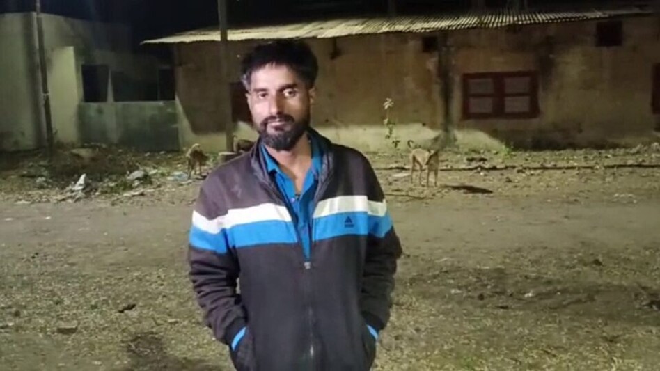 વડોદરામાં બીયર સાથે ઝડપાયેલા બુટલેગર પાસેથી 50 હજારનો તોડ કરીને પોલીસે ભગાડી દીધો! gujarattak