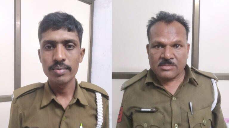 વડોદરાઃ નો-પાર્કિંગનું વાહન ટો કરી તોડ કરવા જતા બે પોલીસ કર્મીઓને પડ્યું ભારે gujarattak