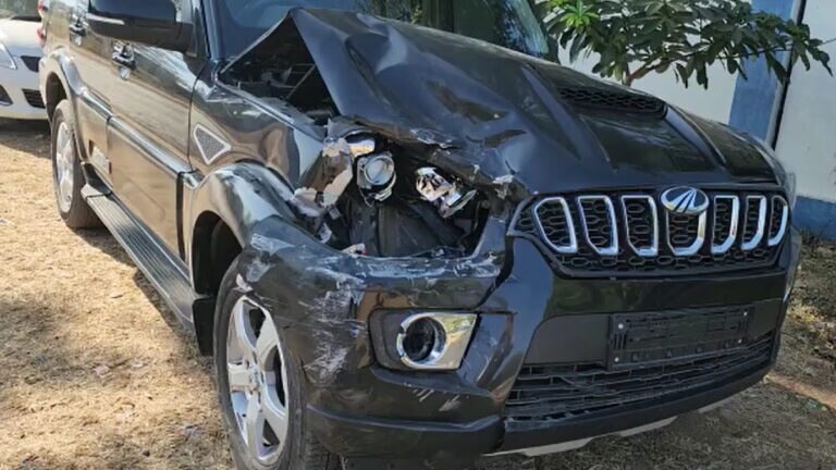 દે.બારીયામાં બુટલેગર-પોલીસ વચ્ચે 11 રાઉન્ડ ફાયરિંગ, આરોપીઓની કારમાં ભાજપના ખેસ મળ્યા gujarattak