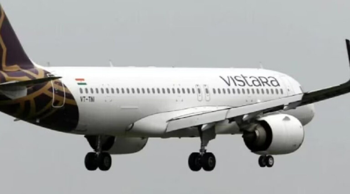 વધુ એક ફ્લાઈટમાં બબાલઃ મહિલાએ ઉતાર્યા કપડા, કેબિન ક્રૂ સાથે મારપીટ gujarattak