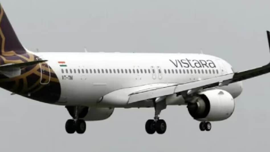 વધુ એક ફ્લાઈટમાં બબાલઃ મહિલાએ ઉતાર્યા કપડા, કેબિન ક્રૂ સાથે મારપીટ gujarattak