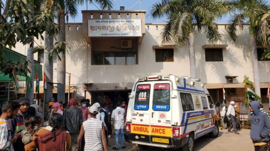 BREAKING: અરવલ્લીમાં ગામના જમાઈના બેસણામાં જતા સમયે આઈસર પલટી, 50થી વધુ મુસાફરો ઈજાગ્રસ્ત gujarattak