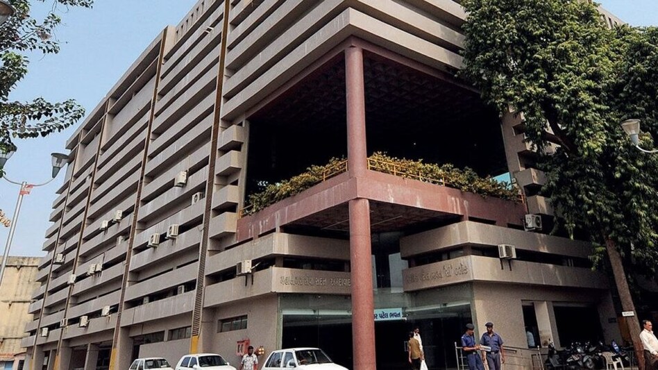 AMCનું રૂ.9482 કરોડનું બજેટ રજૂ થયું, સરકારે મંજૂર કરેલી જંત્રીના પ્રોપર્ટી ટેક્સમાં 3 વર્ષ માટે રાહત gujarattak