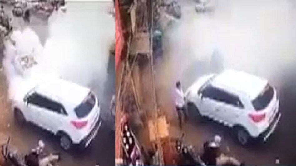 UP માં ફિલ્મોની જેમ જાહેરમાં ગાડી પર ભયાનક ગોળીબાર, બોમ્બના વિસ્ફોટ કરી 2ની હત્યા gujarattak