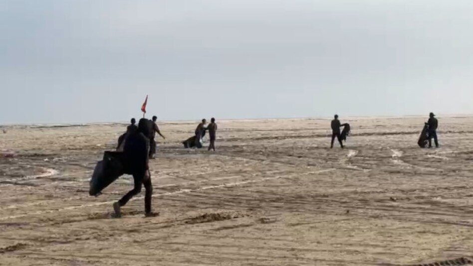 કચ્છના રણમાં રણોત્સવનું સમાપનઃ આજે છેલ્લા દિવસે સફેદ રણમાં કરવી પડી સફાઈ gujarattak