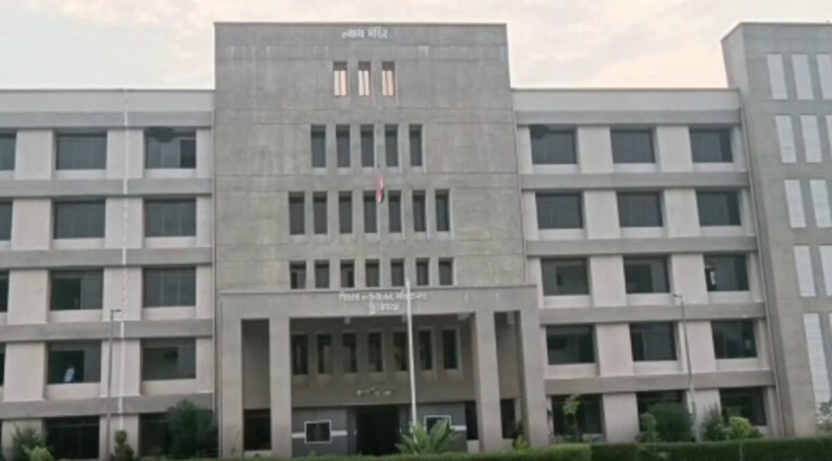 મહીસાગરમાં કોર્ટે 10 દિ’માં પોક્સોના ત્રીજીવાર કડક સજા ફટકારીઃ આજીવન કેદની સજા કરી gujarattak