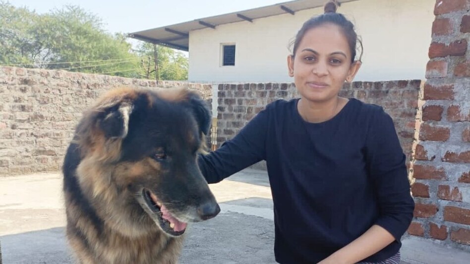 રાત્રે રૂમમાં સૂવા ગયેલી યુવતીનો સવારે ઘર પાછળ તળાવમાંથી મૃતદેહ મળ્યો, 4 દિવસ પછી લગ્ન હતા gujarattak