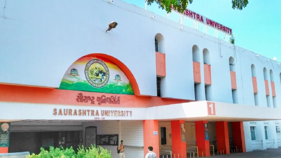 સૌરાષ્ટ્ર યુનિવર્સિટી પેપરલીક કૌભાંડ મામલે કુલપતિ અને કુલસચિવને બદનક્ષીની નોટીસ, જાણો શું છે મામલો gujarattak