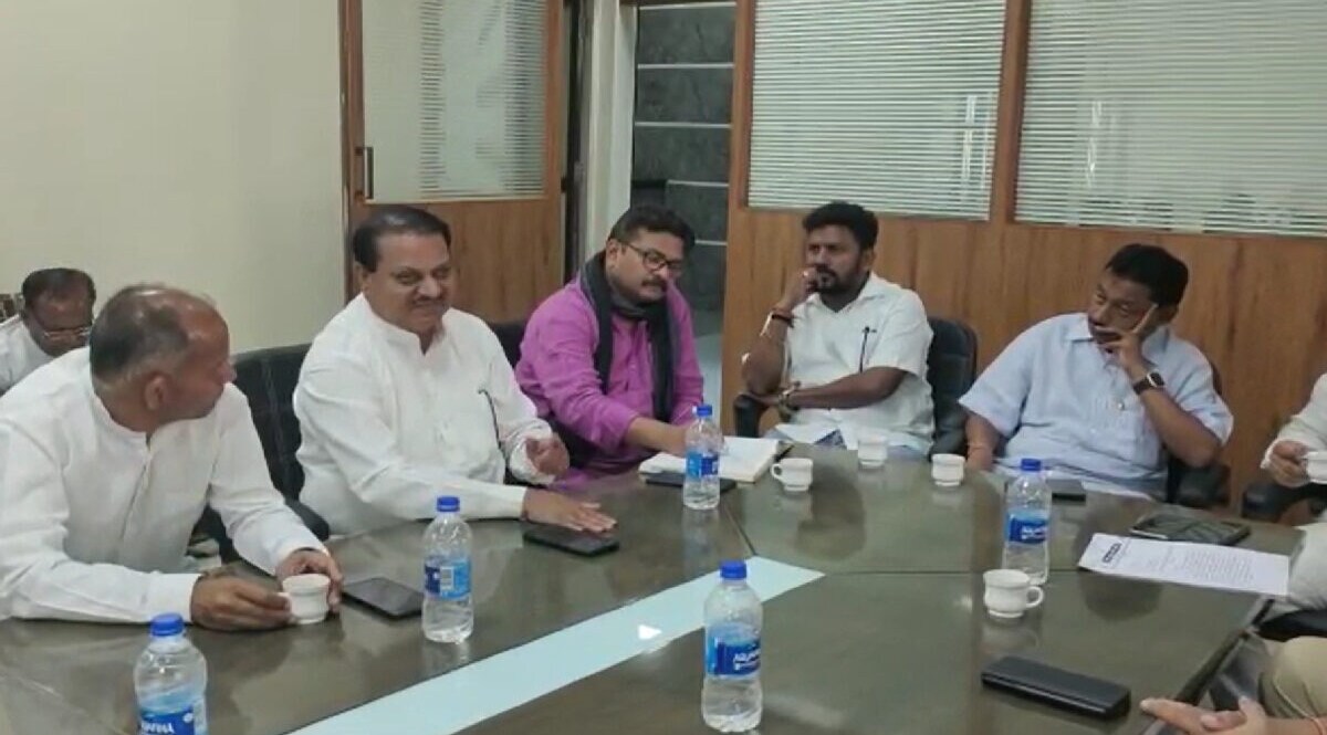 વિધાનસભામાં ભૂંડી રીતે હારેલી કોંગ્રેસ દક્ષિણ ગુજરાતમાં કરી રહી છે ફરી બેઠા થવાની તૈયારી ! gujarattak