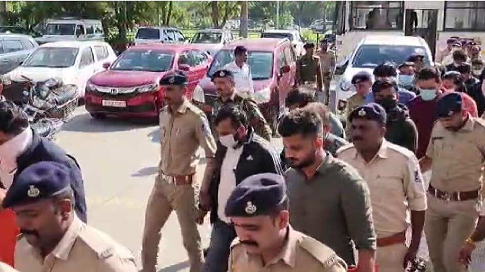 જુનિયર કલાર્ક પેપરલીક કેસમાં આરોપીઓને કરાયા જેલ હવાલે, ઉમેદવારોને ક્યારે મળશે ન્યાય ? gujarattak