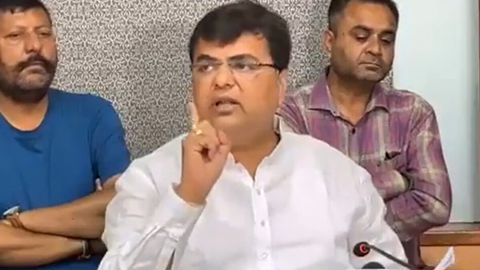 ભાજપના ધારાસભ્ય કેતન ઇનામદાર ફરી એકશન મોડમાં, બરોડા ડેરીના વહીવટને લઈ લગાવ્યા ગંભીર આરોપ gujarattak