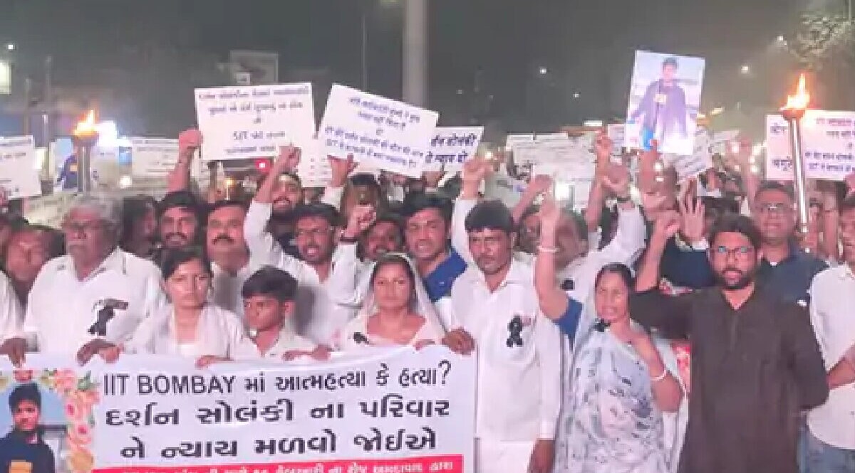 દર્શન સોલંકીના પરિવારને ન્યાય આપવાની માગ સાથે અમદાવાદમાં કેન્ડલ માર્ચ અને વિશાળ રેલી, ધારાસભ્યો સહિતના લોકો જોડાયા gujarattak