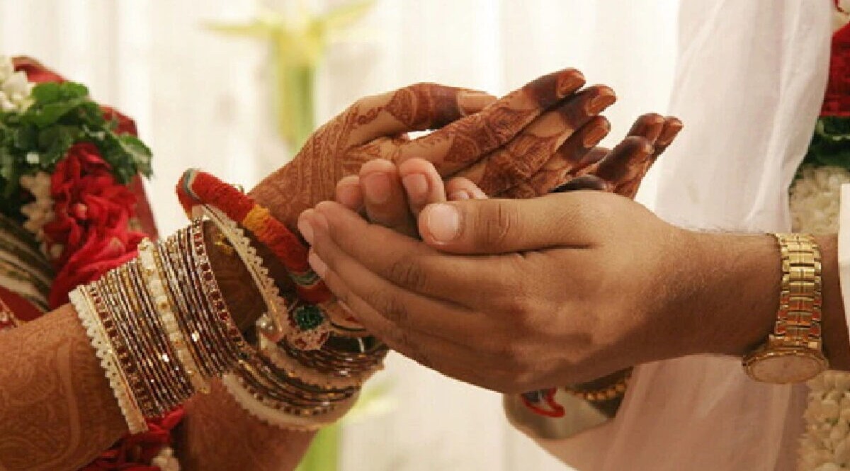 લગ્નના માંડવે દુલ્હનનું હાર્ટ એટેકથી થયું મૃત્યુ, જાન પાછી ન જાય તે માટે પરિવારે કર્યું કઈક આવું gujarattak