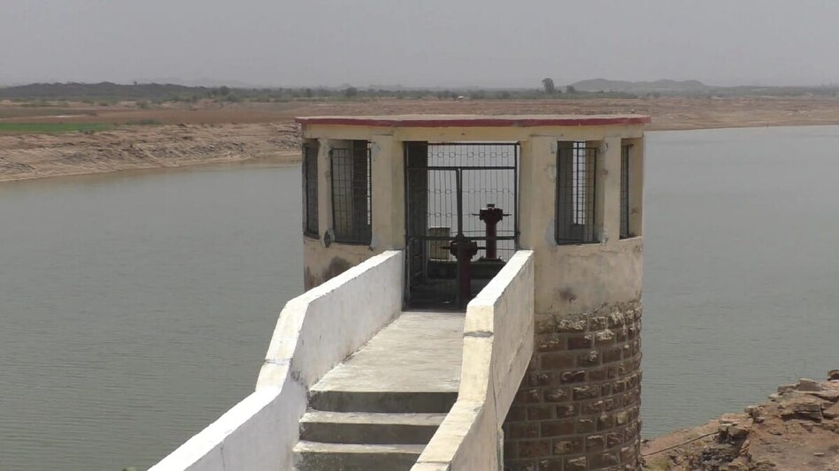 કચ્છમાં અત્યારથી સર્જાશે પાણીની તંગી, જાણો કેટલા ડેમ થયા તળિયા ઝાટક… !! gujarattak