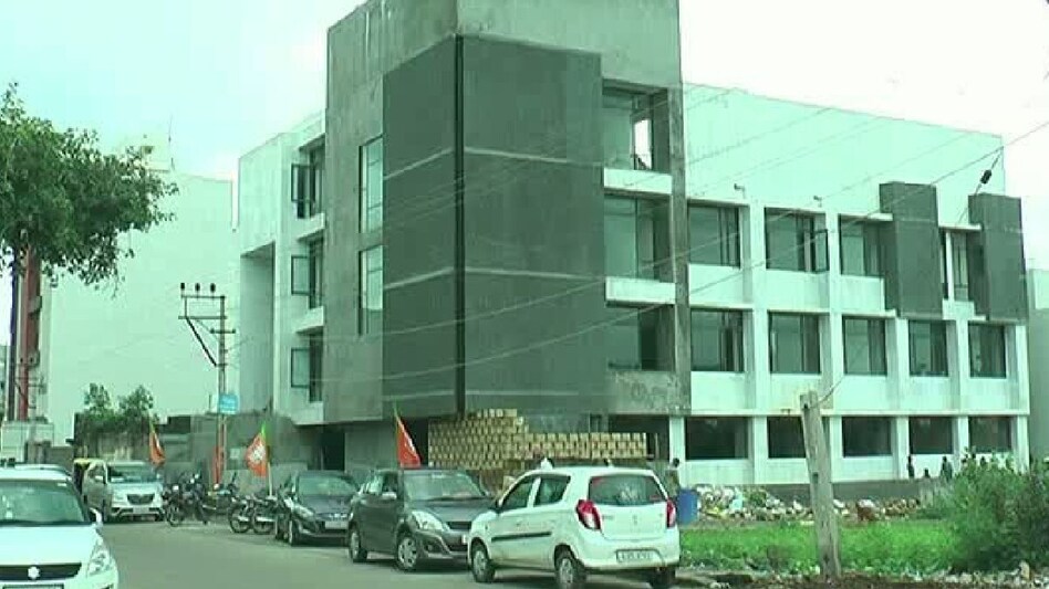 ખરેખર, શું પોરબંદરમાં ભાજપનું કમલમ ગેરકાયદે બન્યું !! જાણો કોની પાસે છે પુરાવા gujarattak