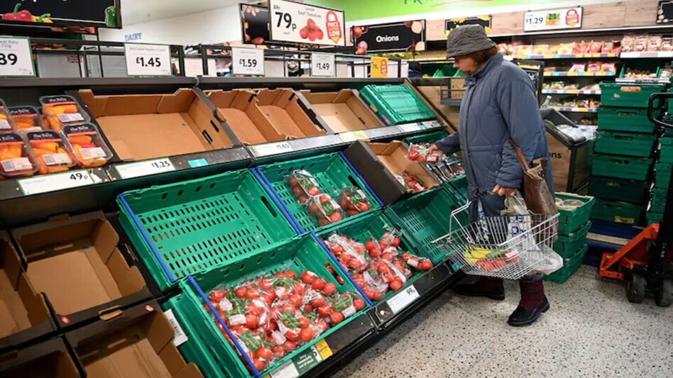 બ્રિટનમાં પાકિસ્તાન કરતા ખરાબ હાલત, 2 નંગ ટમેટા-બટેકાથી વધારે ખરીદી પર પ્રતિબંધ gujarattak