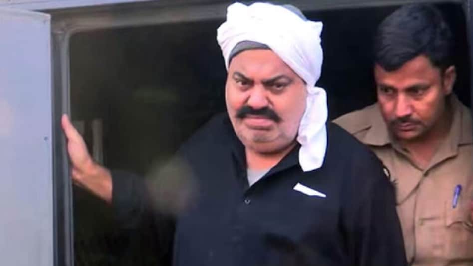 અતીક અહેમદને લઈને સાબરમતી જેલ આવી રહી છે પોલીસ, પ્રયાગરાજથી નિકળ્યો કાફલો gujarattak