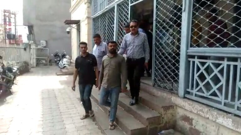 ભાવનગરમાં બોગસ પેઢીઓ બનાવી GST કૌભાંડમાં ઝડપાયેલા બે શખ્સોને 5 દિવસના રિમાન્ડ gujarattak