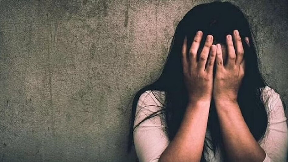 મિત્રના મમ્મીને પ્રેમ જાળમાં ફસાવી વારંવાર આચર્યું દુષ્કર્મ, નોંધાઈ પોલીસ ફરિયાદ gujarattak