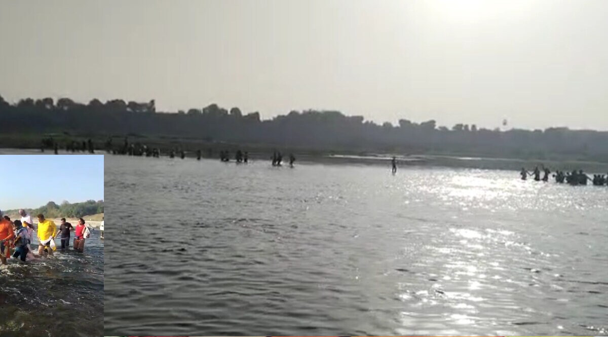 પંચકોશી પરિક્રમામાં ભક્તો જીવના જોખમે નદીમાં ચાલી સામે પાર જવા મજબુર, સુવિધાને લઈ તંત્ર પર ઉઠયા સવાલ gujarattak