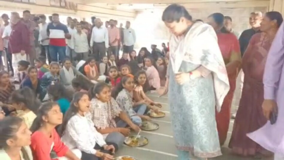 જામનગરઃ બોર્ડની પરીક્ષા આપવા આવતા છાત્રોને વિનામૂલ્યે ભોજન સુવિધા gujarattak