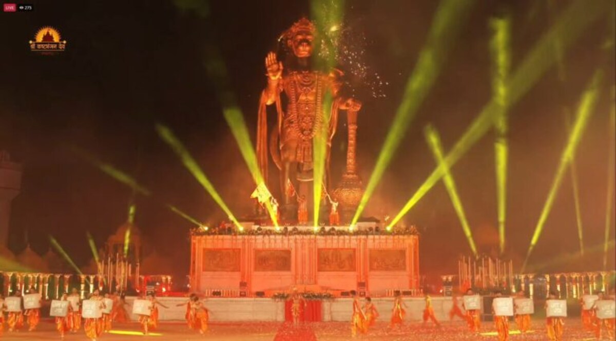 ‘કિંગ ઓફ સાળંગપુર’ હનુમાન દાદાની 30 હજાર કિલો વજનની 54 ફૂટ ઊંચી પ્રતિમાનું અનાવરણ gujarattak
