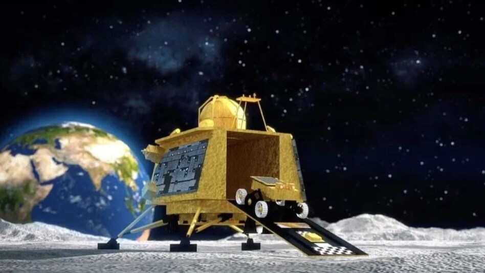 Chandrayaan-3 ના લેન્ડિંગ બાદ અઢી કલાકે બહાર આવ્યું રોવર, હવે આ મહત્વનું કામ The rover came out two and a half hours after the landing of Chandrayaan-3, now this important work