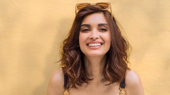 “Easy, breezy and chic”: Diana Penty shares her summer fashion motto with HELLO!